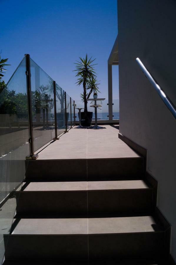 Beach-Front Bahia Dorada Estepona Exteriör bild